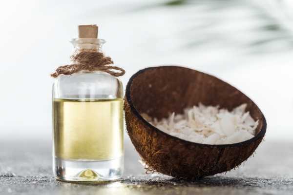 5 лучших способов использовать кокосовое масло для ухода за волосами