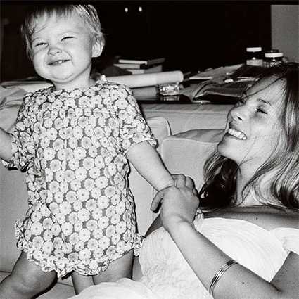 Дочь Кейт Мосс Лила снялась для Vogue и рассказала, что в детстве считала мать "старой" и "скучной"