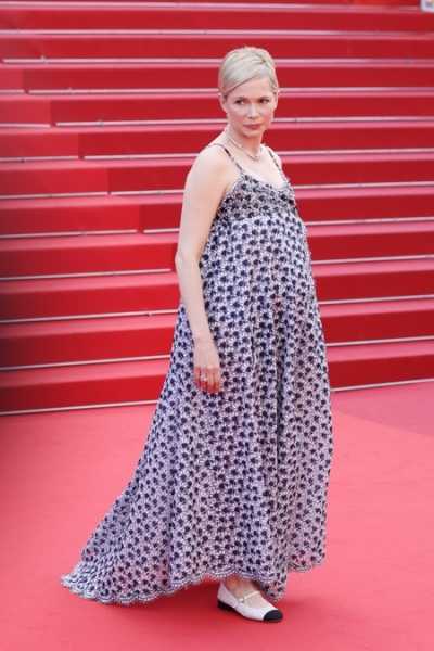 Канны-2022: беременная Мишель Уильямс посетила премьеру фильма "Появление"