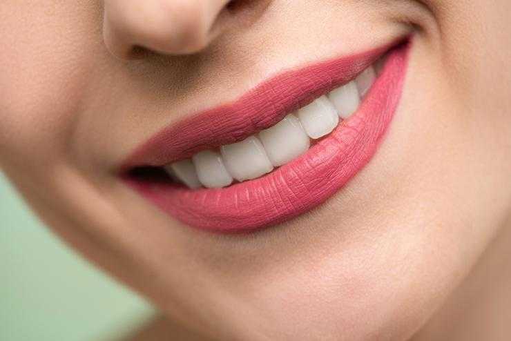 Вкладки или пломбы: что лучше для лечения кариеса и восстановления зубов