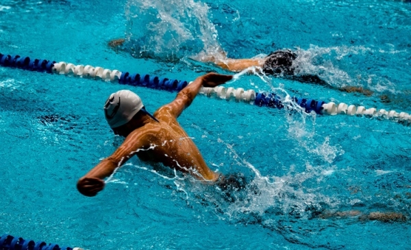 Стать сильнее и выносливее: тренировка на суше для пловцов (видео)
