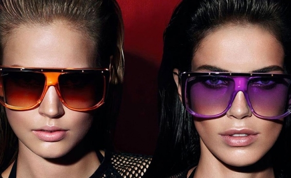 Солнцезащитные очки D-Frame: станьте похожей на киногероев